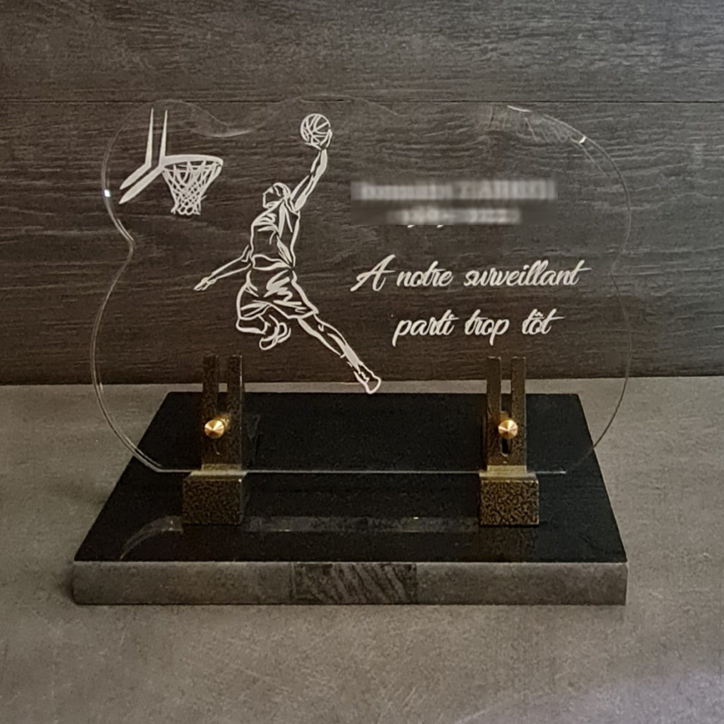 plaque funéraire Basketeur plexiglas gravé